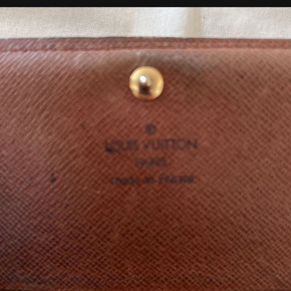 Authentic Louis Vuitton Zip Wallet